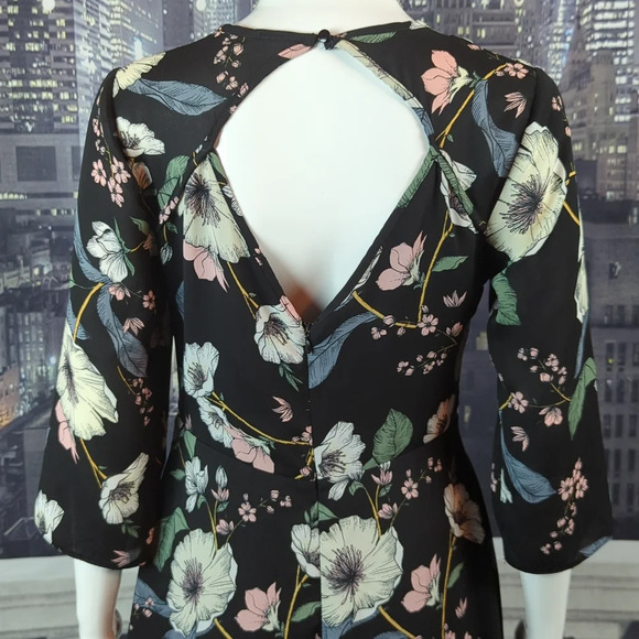 Red herring sz 8 Lined 1/2 Sleeve Floral A-Line Dress with Back Cut Out - Picture 8 of 9